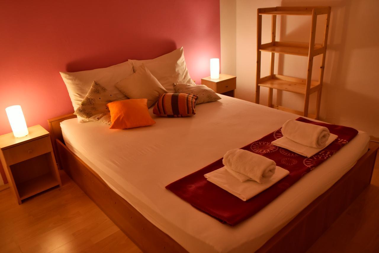 Apartments Galeb Pag - Beach Pag Town Buitenkant foto