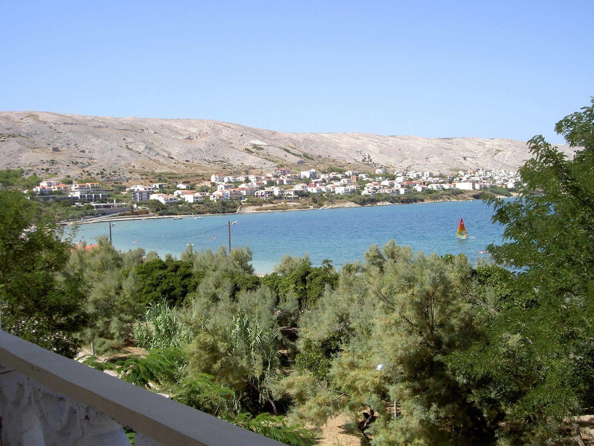Apartments Galeb Pag - Beach Pag Town Buitenkant foto
